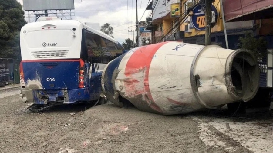 Fuerte Accidente En Autopista M Xico Toluca Deja Al Menos Lesionados