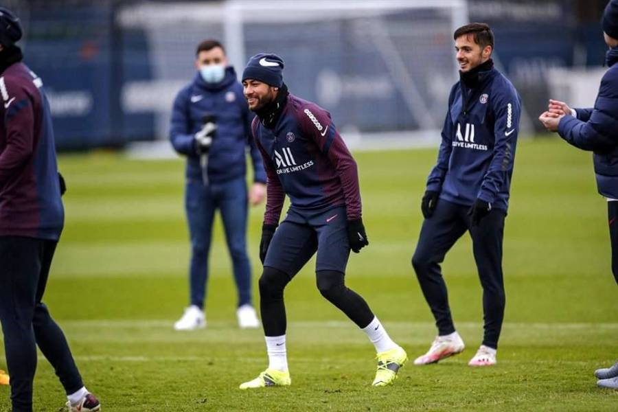 Neymar regresa al centro de entrenamiento del PSG ContraR plica