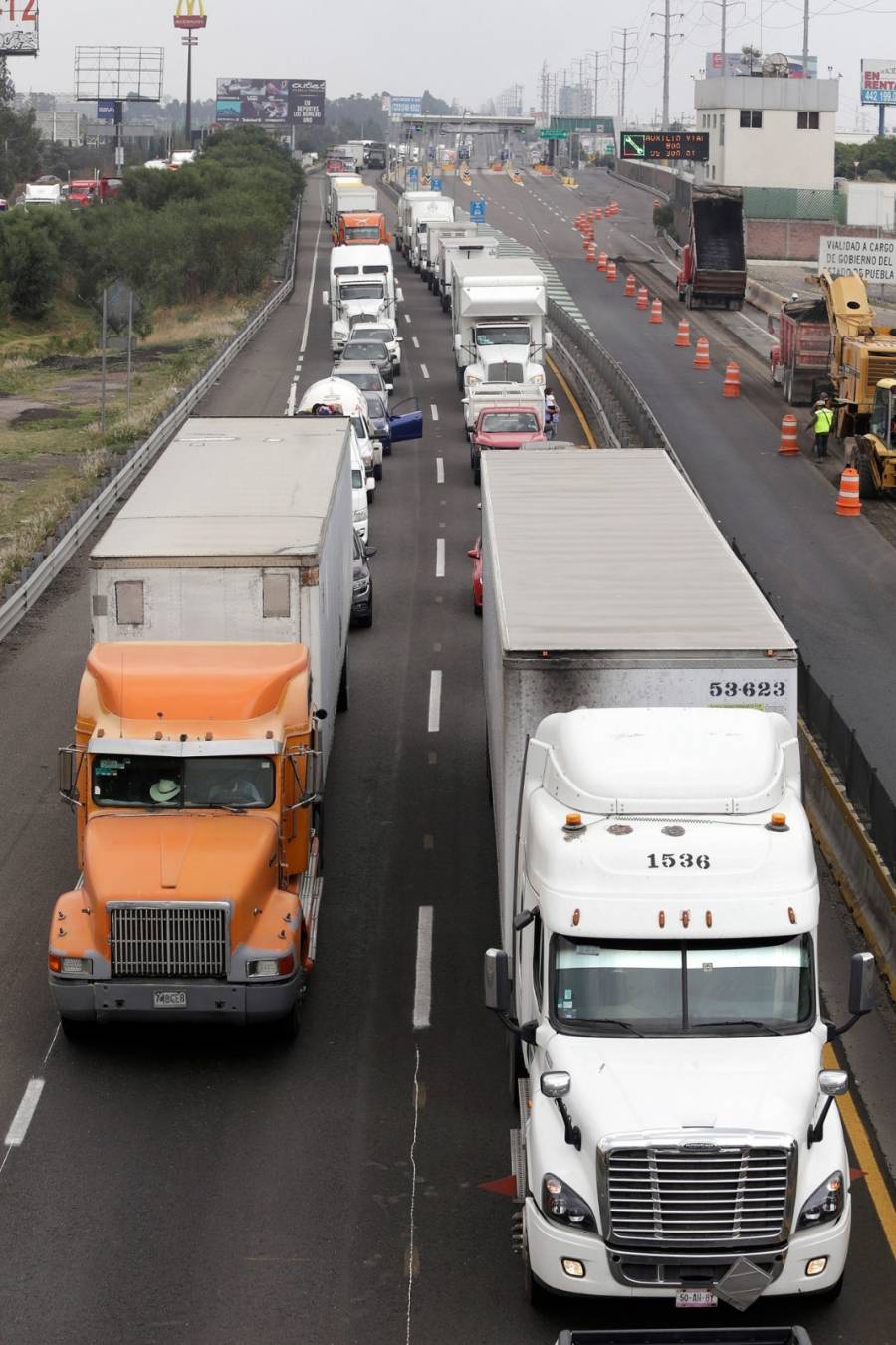 Bloqueo en la autopista México-Puebla: manifestantes exigen justicia por  muerte de menor - ContraRéplica - Noticias