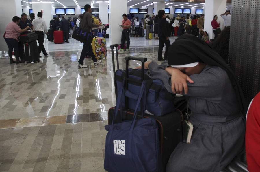 Por falta de sobrecargos, Interjet cancela vuelos nacionales