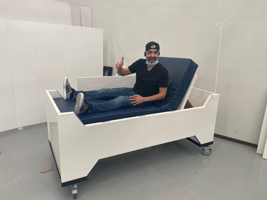 Emprendedores mexicanos diseñan cama de terapia media de cartón
