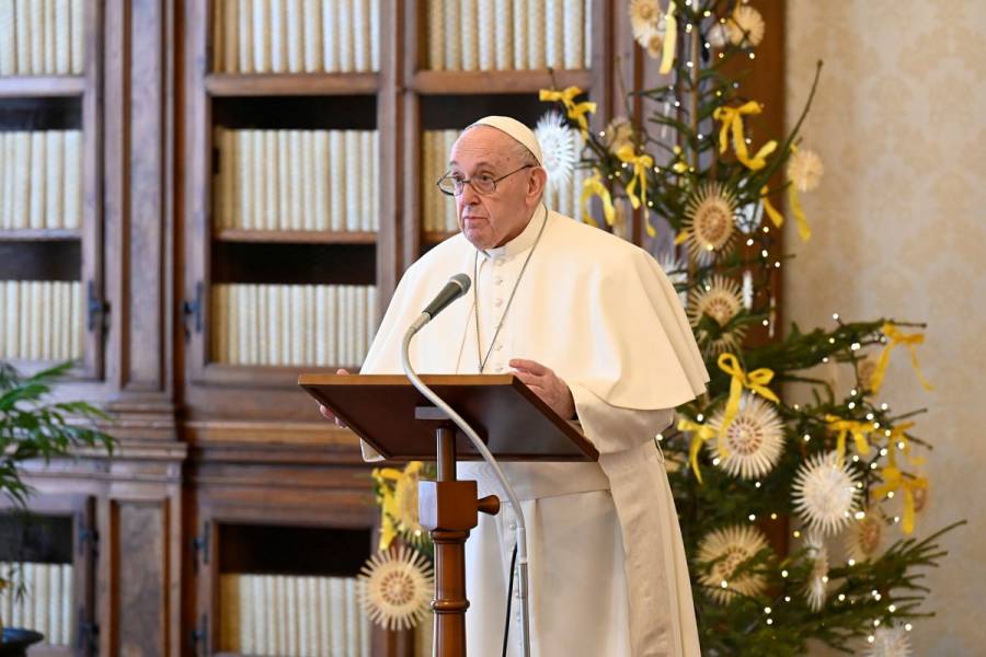 Papa Francisco Autoriza Que Mujeres Puedan Dar La Comuni N Y Ayudar En El Altar Contrar Plica