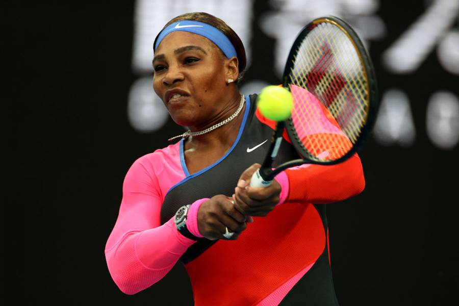 Resultado de imagen para serena williams vence a halep y avanza a semifinales de abierto