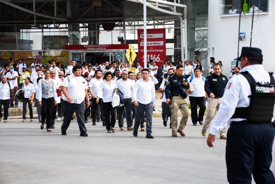 Policías en Campeche toman instalaciones en protesta por malos tratos y  bajos sueldos - ContraRéplica - Noticias