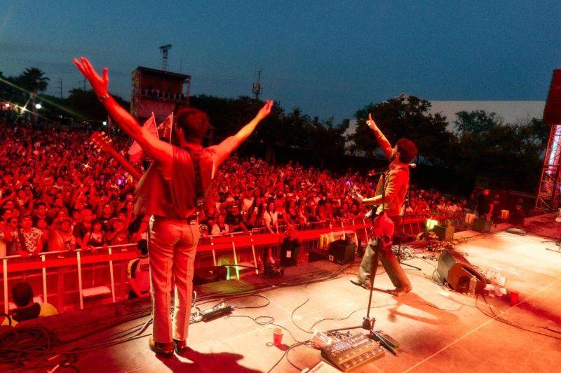 Los Mesoneros deleitan a más de 10 mil fans en el Tecate Pa’l Norte