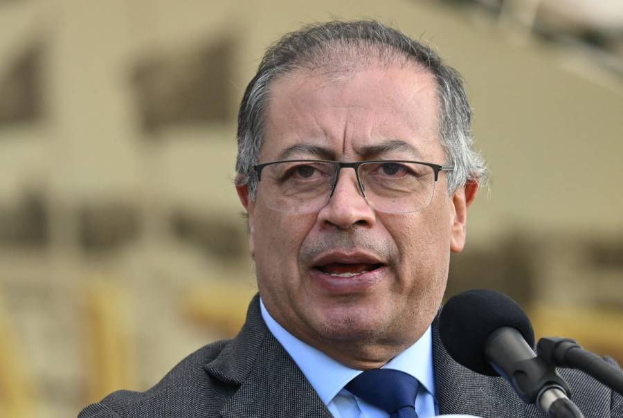 Petro dice que no descarta buscar la reelección en Colombia 