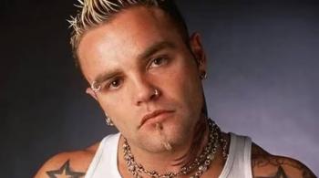 Shifty Shellshock, líder de la banda 