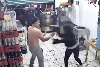 Mujer ataca a hombre con cuchillo en local de carnitas en Magdalena Contreras