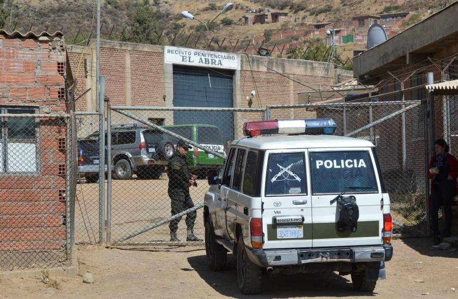 Bolivia retira a embajador por denuncias golpistas de Milei