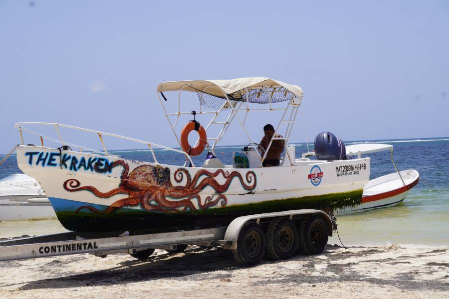 El huracán Beryl golpea Jamaica en su camino hacia las Islas Caimán y México