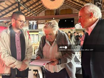 El extinto Partido de las FARC pide apoyo a Mujica para materializar la paz en Colombia