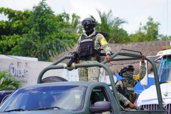 Turistas evacuados y vuelos suspendidos en México ante acercamiento de Beryl