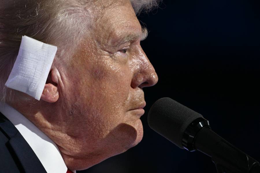 Después de las críticas a Trump, el FBI confirma que ele foi sim ferido por uma bala