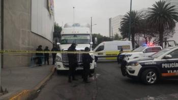 Ejecutan a dos hombres afuera de hotel en Tlalnepantla antes de evento empresarial