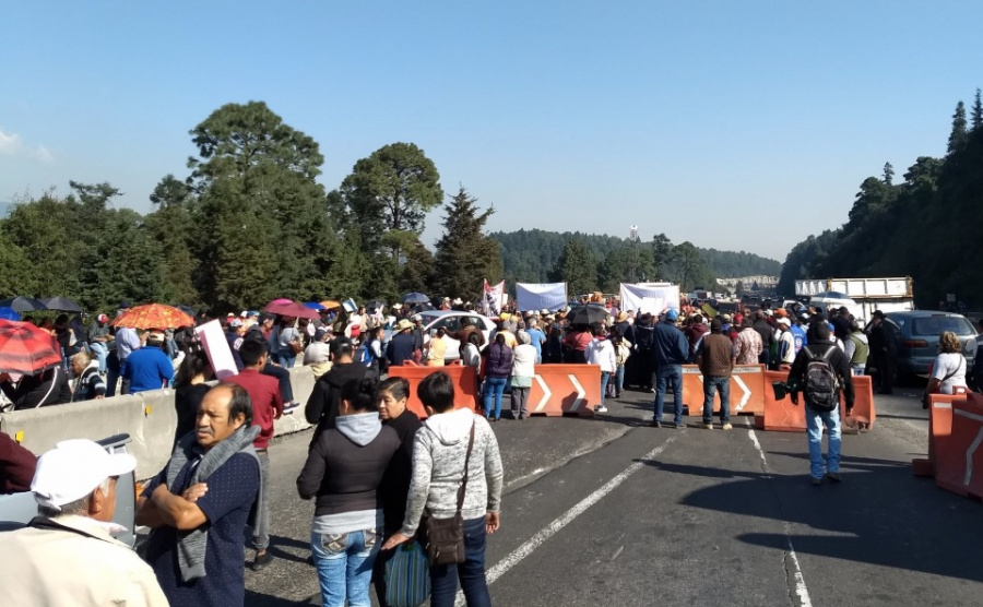 Manifestantes Bloquean La Carretera México-Toluca - ContraRéplica ...